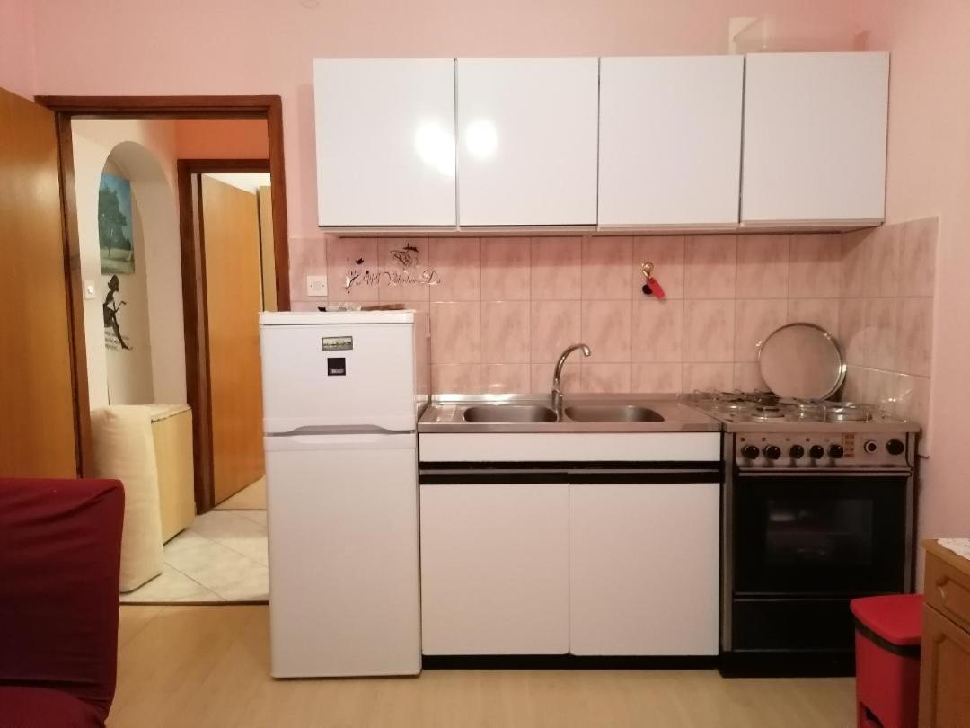 Apartmani Milisa L Primošten Buitenkant foto