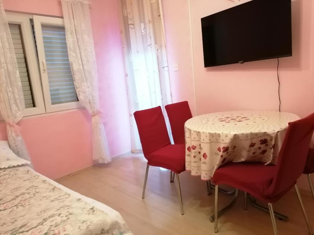 Apartmani Milisa L Primošten Buitenkant foto